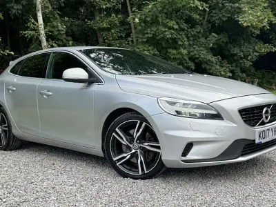 Used Volvo V40 R-Design Pro 190 HP (139 kW) 2017 Silver Hatchback