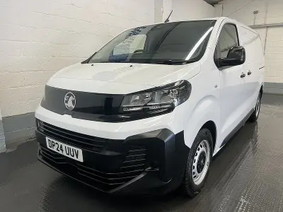 Gebraucht Vauxhall Vivaro S 120 PS (88 kW) 2024 Weiß Van / Kleinbus