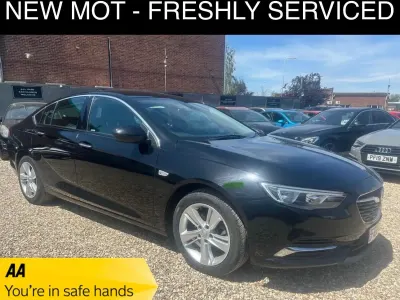 Used Vauxhall Insignia Sport 110 HP (80 kW) 2017 Black Hatchback