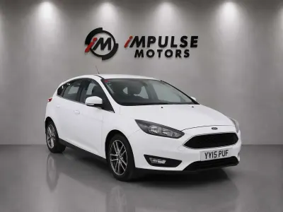 Used Ford Focus Zetec 125 HP (91 kW) 2015 White Hatchback