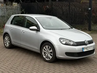 Begagnad VW Golf VII Match 105 HK (77 kW) 2012 Silver Halvkombi