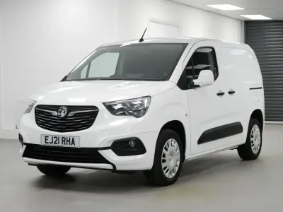 Used Vauxhall Combo Sportive 100 HP (73 kW) 2021 White MPV