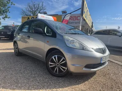 Begagnad Honda Jazz S 90 HK (66 kW) 2010 Silver Halvkombi