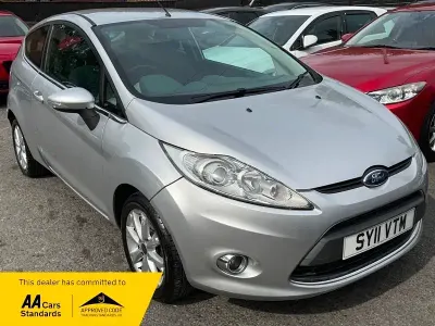 Used Ford Fiesta Zetec 96 HP (70 kW) 2011 Silver Hatchback
