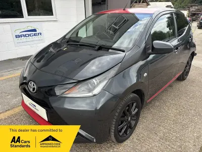 Used Toyota Aygo x-press 69 HP (50 kW) 2017 Grey Hatchback