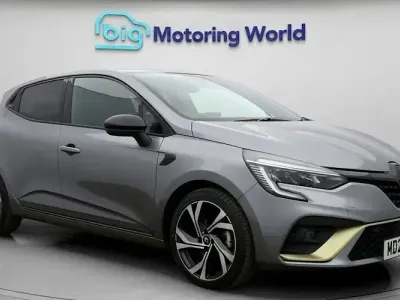 Used Renault Clio Engineered 145 HP (106 kW) 2023 Grey Hatchback