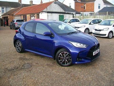 Used Toyota Yaris Hybrid Design 116 HP (85 kW) 2021 Blue Hatchback