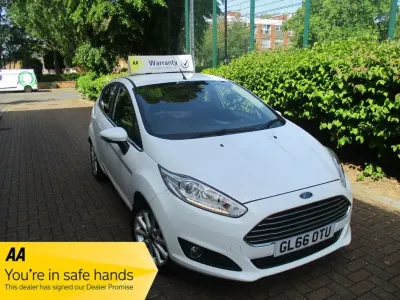 Used Ford Fiesta Titanium 2016 White Hatchback