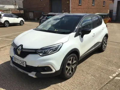 Usado Renault Captur Signature 120 CV (88 kW) 2017 Blanco SUV