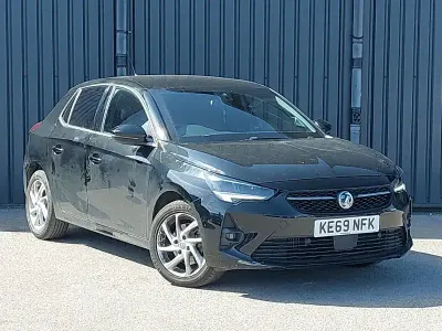 Usado Vauxhall Corsa SRi 100 HP (73 kW) 2020 Preto Citadino