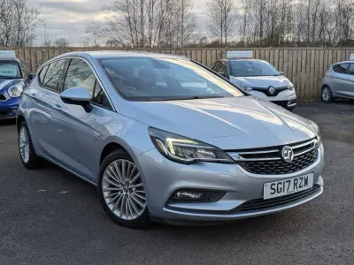 Używany Vauxhall Astra Elite 150 KM (110 kW) 2017 Srebrny Hatchback