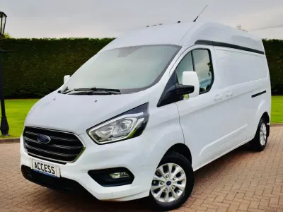 Used Ford Transit Custom Limited 130 HP (95 kW) 2023 White Van