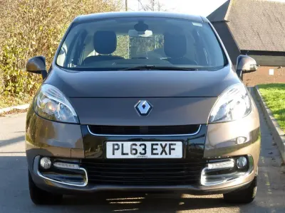 Used Renault Scénic III Dynamique 110 HP (80 kW) 2014 Autumn bronze metallic MPV