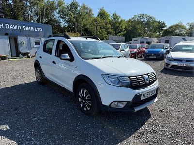 Used Dacia Sandero Lauréate 90 HP (66 kW) 2017 White Hatchback