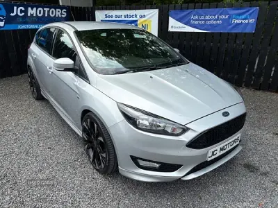 Used Ford Focus ST-Line X 140 HP (102 kW) 2017 Silver Hatchback