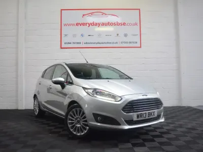 Used Ford Fiesta Titanium 75 HP (55 kW) 2013 Silver Hatchback