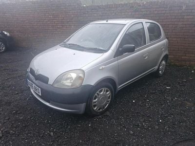 Silver Used 2001 Toyota Yaris Hatchback | £599 (Good price)