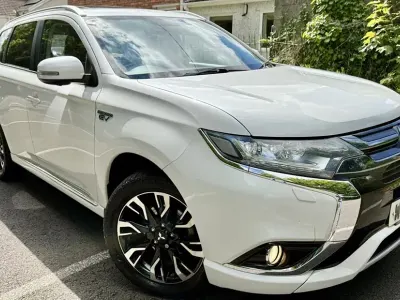 Used Mitsubishi Outlander P-HEV 2015