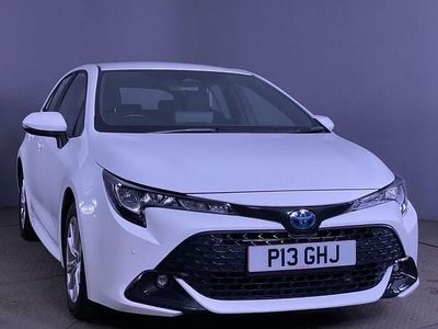 Used Toyota Corolla 140 HP (102 kW) 2023 White Hatchback