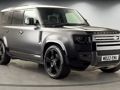 Usado Land Rover Defender Carpathian Edition 525 HP (386 kW) 2024 Carrinha