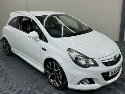 Used Vauxhall Corsa 205 HP (150 kW) 2014 White Hatchback