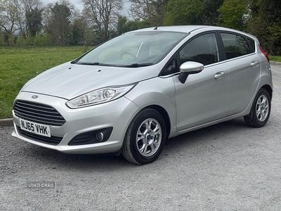 Usado Ford Fiesta Zetec 2015 Prateado Citadino