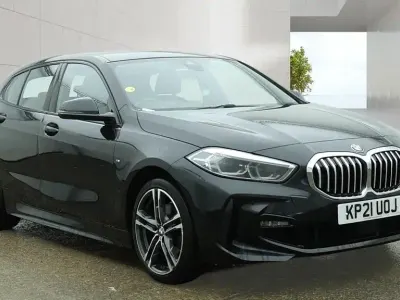 Usado BMW 118 M Sport 136 CV (100 kW) 2021 Negro Utilitario