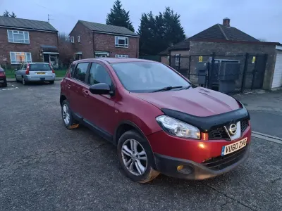 Begagnad Nissan Qashqai Acenta 2010 Röd SUV