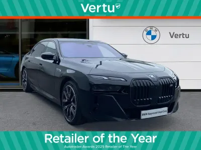 Käytetty BMW M760e Comfort Edition 571 HP (419 kW) 2024 Musta Sedan