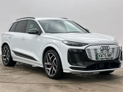 Usado Audi e-tron Performance 225 kW (306 CV) 2026 Blanco SUV