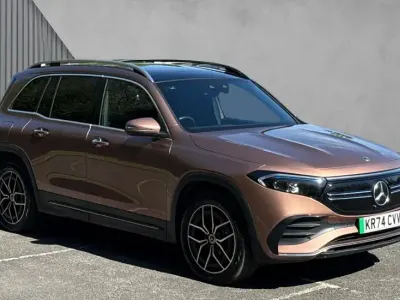 Begagnad Mercedes EQB300 AMG Line Premium 167 kW (228 HK) 2024 Guld SUV