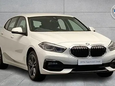 Used BMW 118 Sport Line 136 HP (100 kW) 2022 White Hatchback