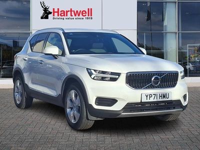 White Used 2021 Volvo XC40 Momentum SUV | £21,199 (Fair price)