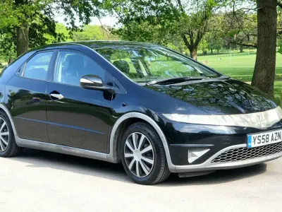 Begagnad Honda Civic SE 2009 Svart Halvkombi