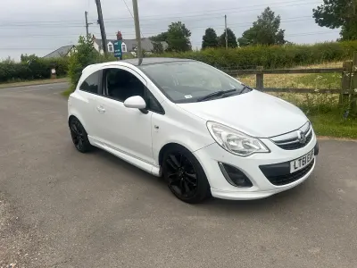 Used Vauxhall Corsa Edition 2011 White Hatchback