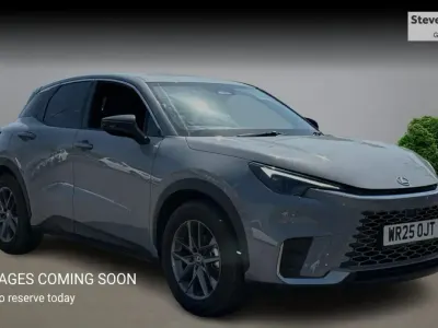 Używany Lexus LBX 136 KM (100 kW) 2025 Szary SUV