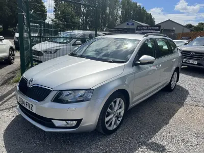 Used Skoda Octavia Elegance 105 HP (77 kW) 2014 Silver Estate