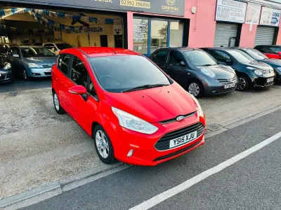 Used Ford B-MAX Zetec 105 HP (77 kW) 2015 Red MPV