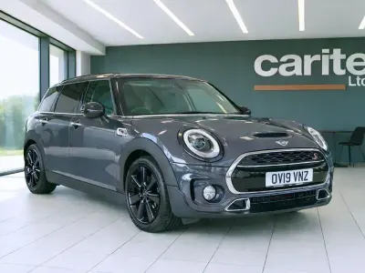 Begagnad Mini Cooper Clubman Exclusive 192 HK (141 kW) 2019 Grå Kombi