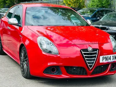 Begagnad Alfa Romeo Giulietta 2014 Röd Halvkombi