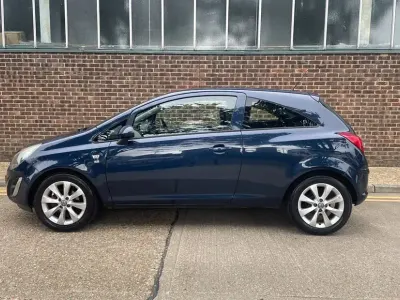 Używany Vauxhall Corsa Excite 2014 Niebieski Hatchback