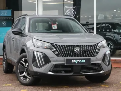 Używany Peugeot 2008 Allure 135 KM (99 kW) 2025 Szary SUV