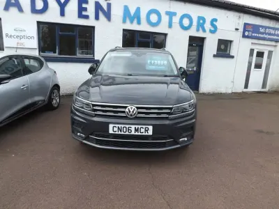 Usado VW Tiguan SEL 150 HP (110 kW) 2018 Cinzento SUV
