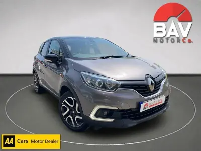Used Renault Captur Iconic 90 HP (66 kW) 2018 Grey/black SUV