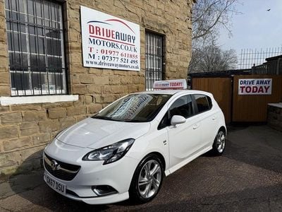 Used Vauxhall Corsa SRi 95 HP (69 kW) 2017 White Hatchback