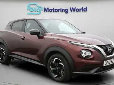 Usado Nissan Juke N-Connecta 114 HP (83 kW) 2023 Vermelho SUV