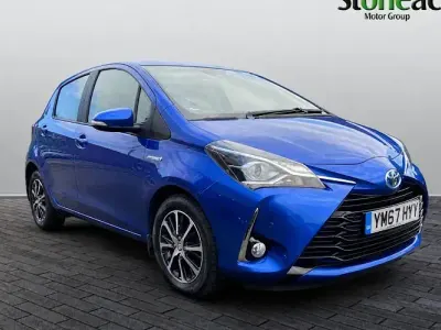 Used Toyota Yaris Hybrid 101 HP (74 kW) 2019 Blue Hatchback