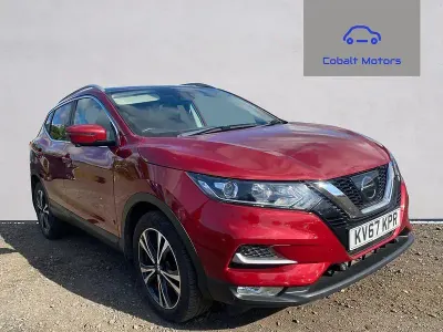 Used Nissan Qashqai N-Connecta 108 HP (79 kW) 2017 Red SUV
