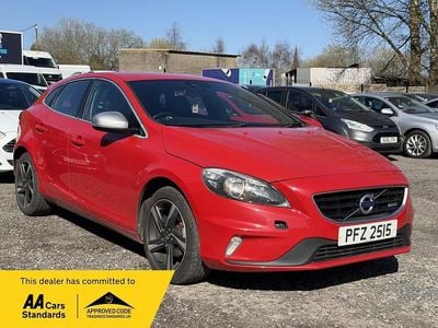 Used Volvo V40 R-Design 115 HP (84 kW) 2013 Red Hatchback