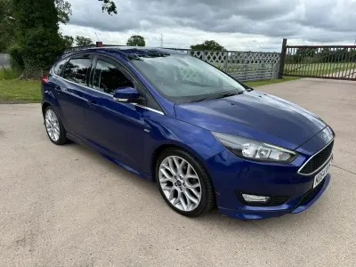Used Ford Focus Zetec 2015 Blue Hatchback